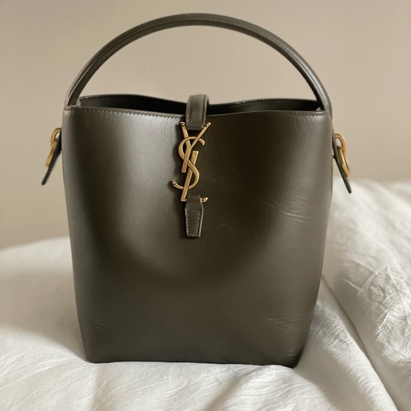 Saint Laurent Le small leather bucket bag - Picture 2 of 16